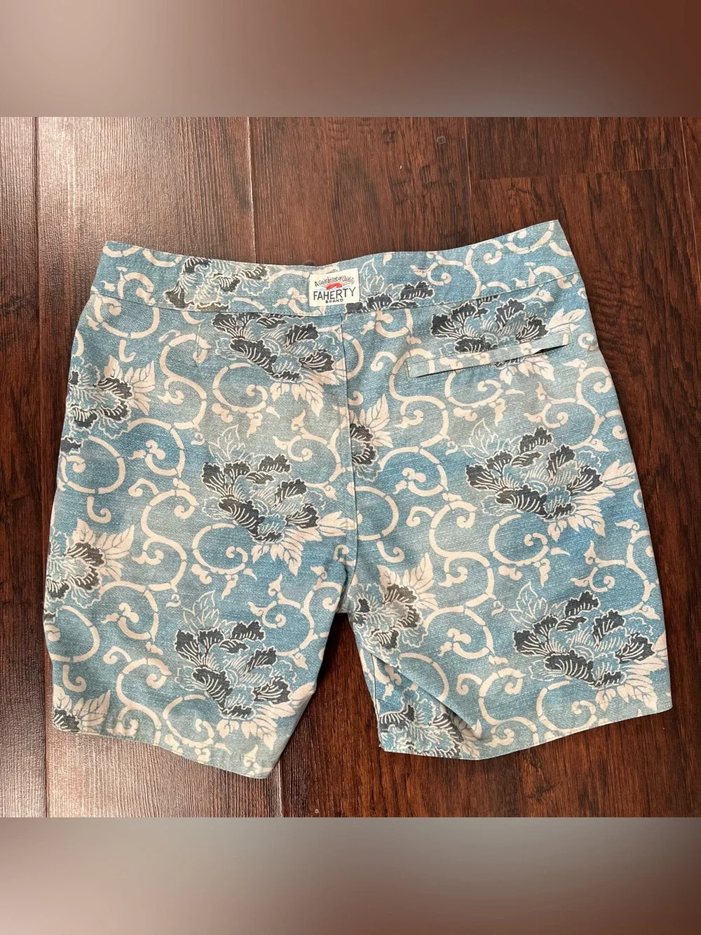 Faherty Classic Boardshorts Blue Floral Batik 31